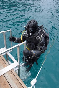 Underwater disposal activities in Palau.  Photo: Courtesy of Japan Mine Action Service (JMAS)