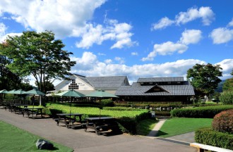 Women create vitality and confidence in the region. Michi-no-eki, Den-en Plaza Kawaba (Kawaba Village, Gunma Prefecture)